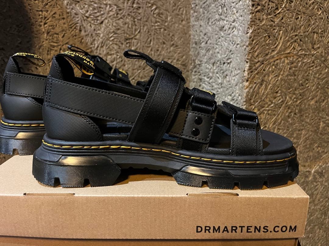ドクター・マーチンのサンダル 約26.5cm 未使用品！Dr.Martens