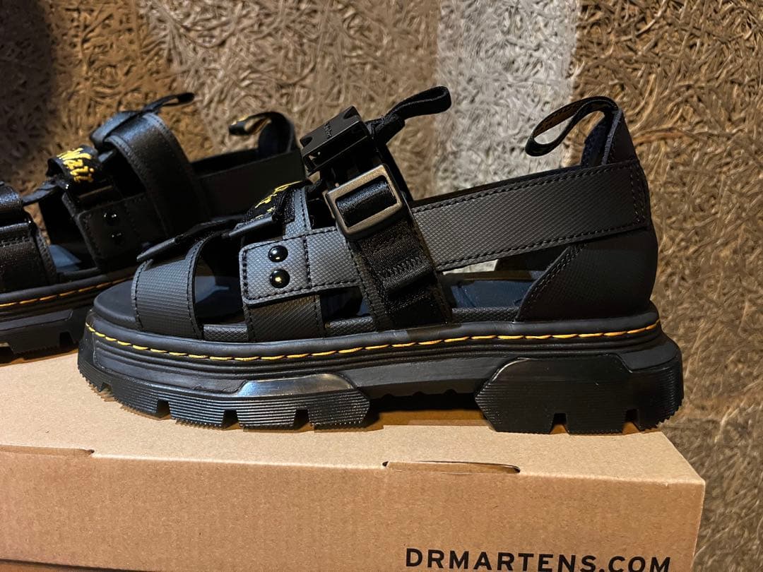 ドクター・マーチンのサンダル 約26.5cm 未使用品！Dr.Martens