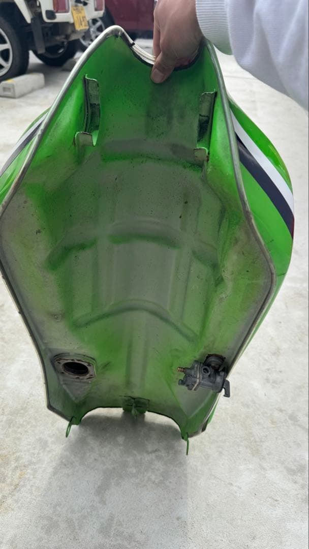 z400gp タンク　ライムグリーン