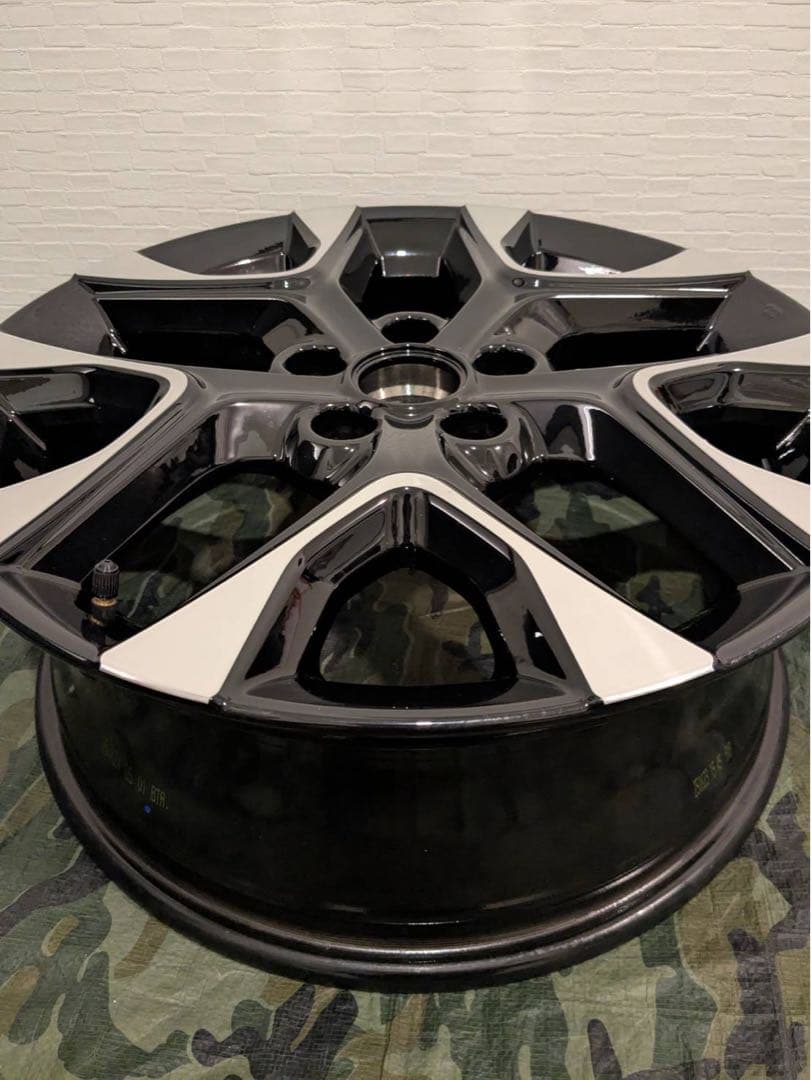 ホンダ ZRーV 純正18インチ アルミホイール　１本