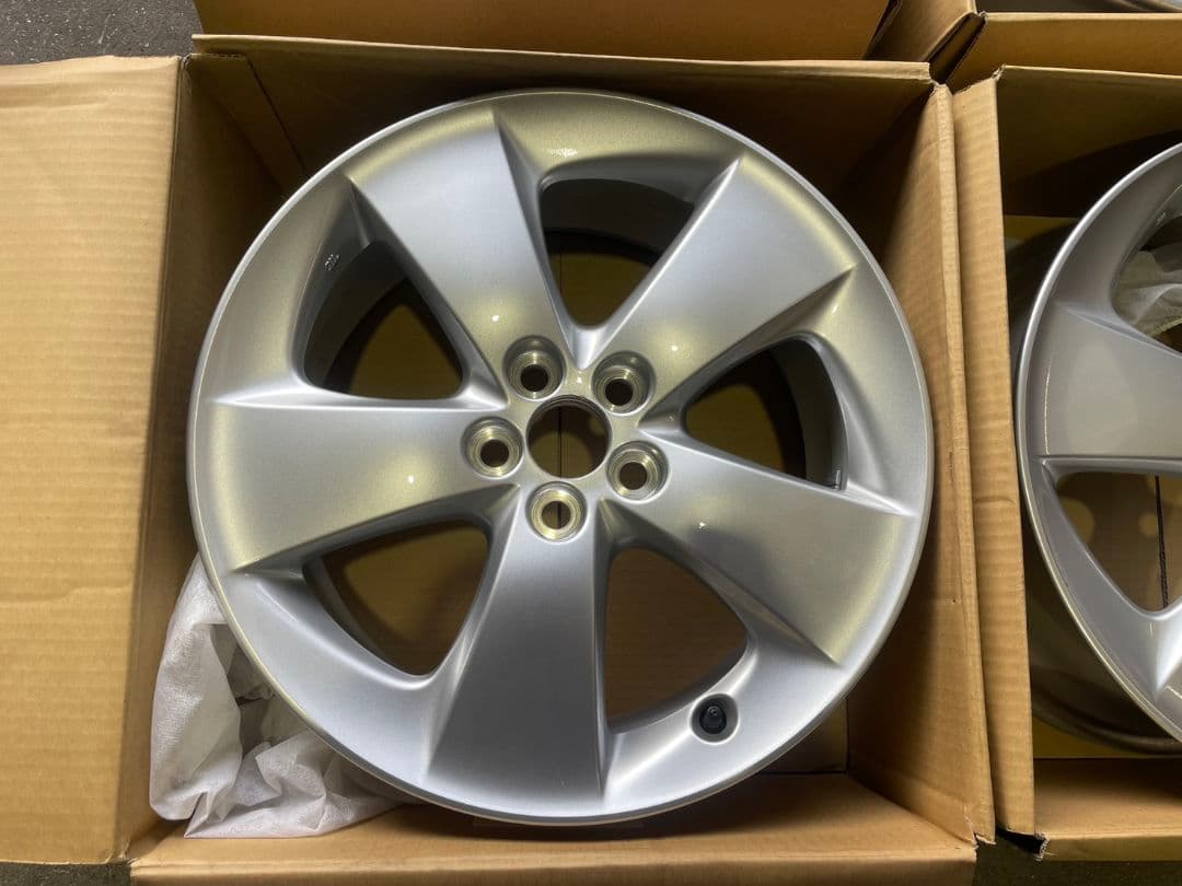 30プリウス　新車外し　ホイール４本