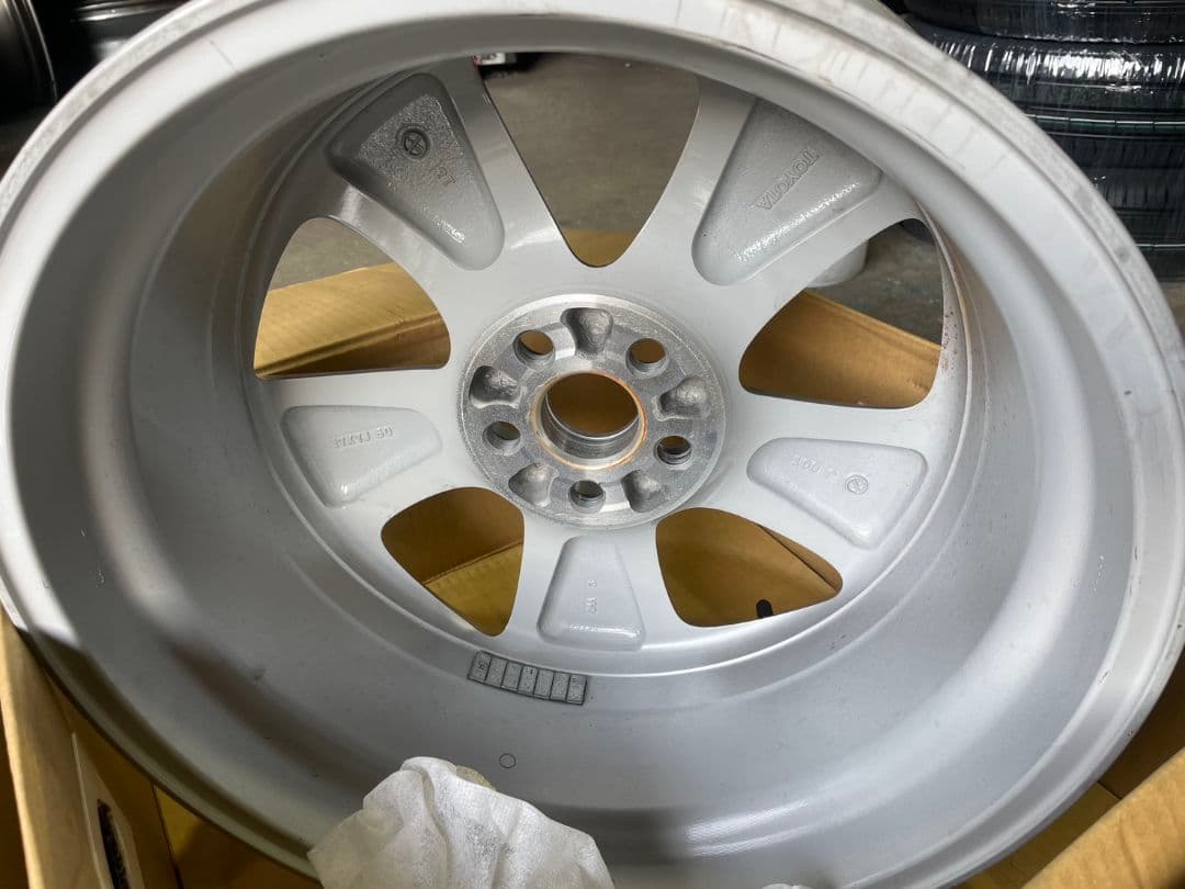 30プリウス　新車外し　ホイール４本