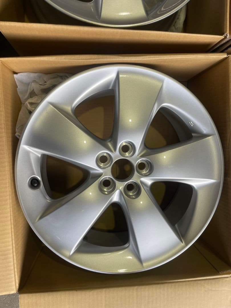 30プリウス　新車外し　ホイール４本