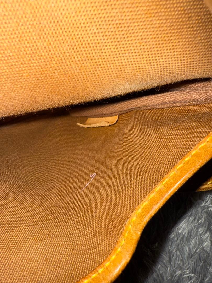 Louis Vuitton ソミュール30