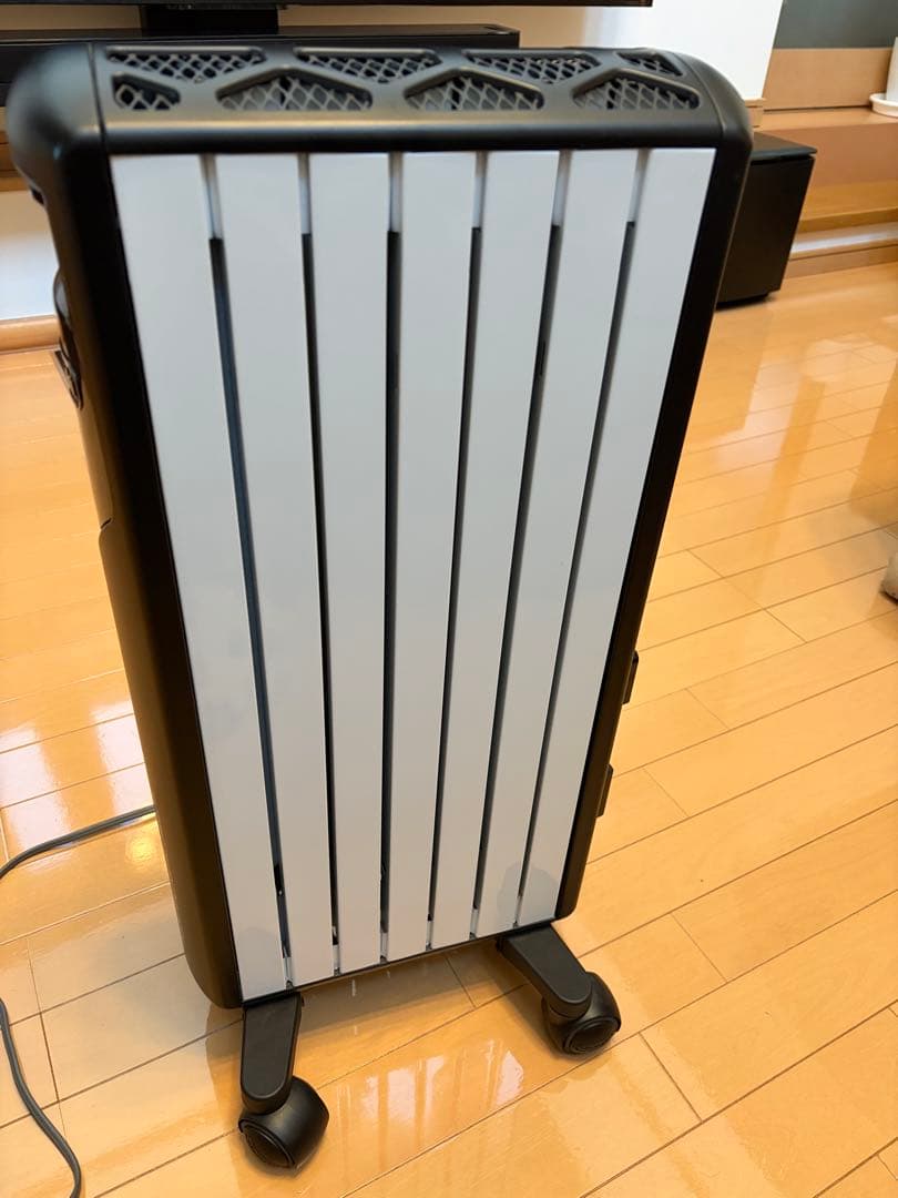 週末値下げ！美品！デロンギ　マルチダイナミックヒーター　MDH09-BK