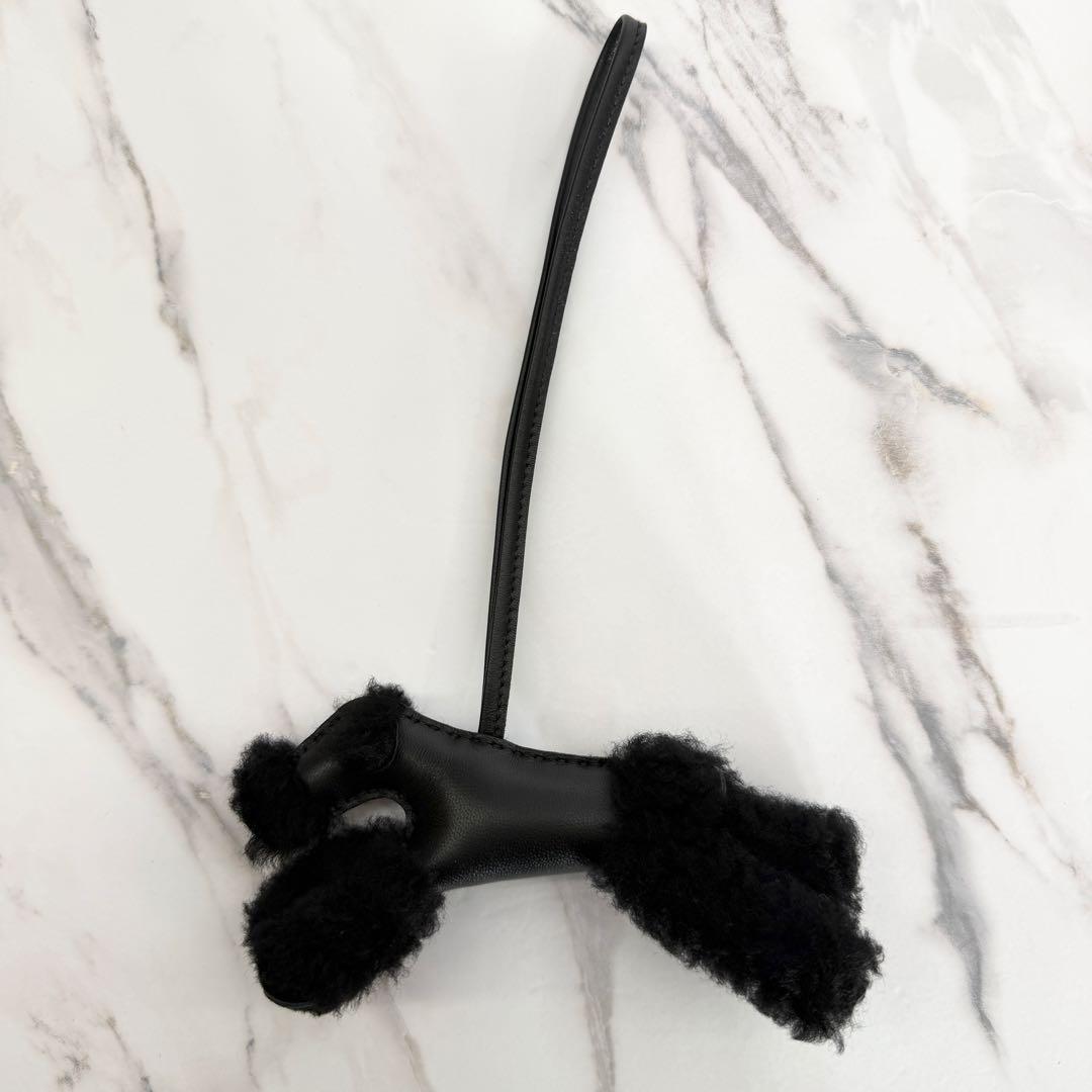 【新品未使用】エルメス バディ チャーム ブラック ムートン W刻印