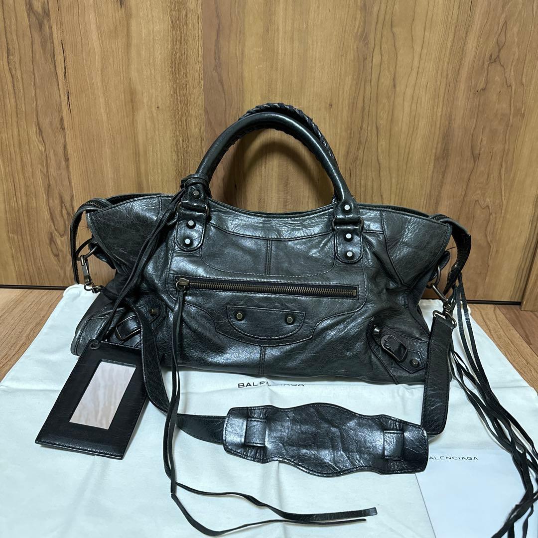 【BALENCIAGA】 ブラック