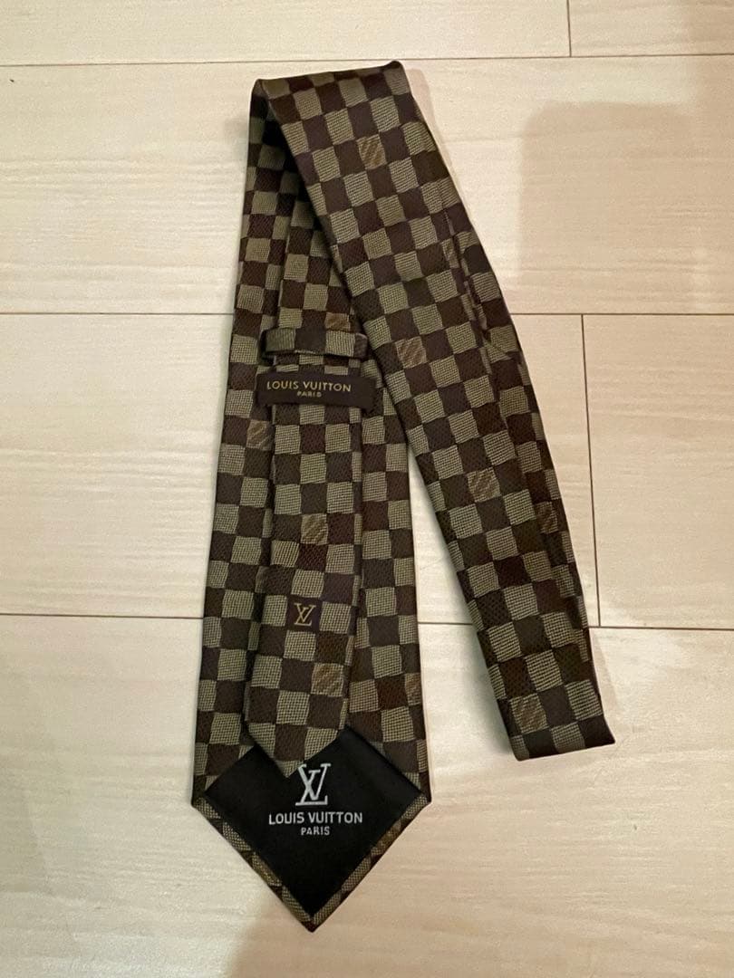 LOUIS VUITTON ロゴ　ネクタイ