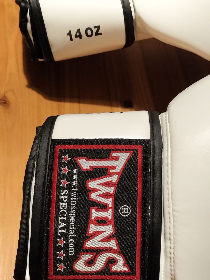 TWINS SPECIAL ボクシンググローブ 14oz ホワイト