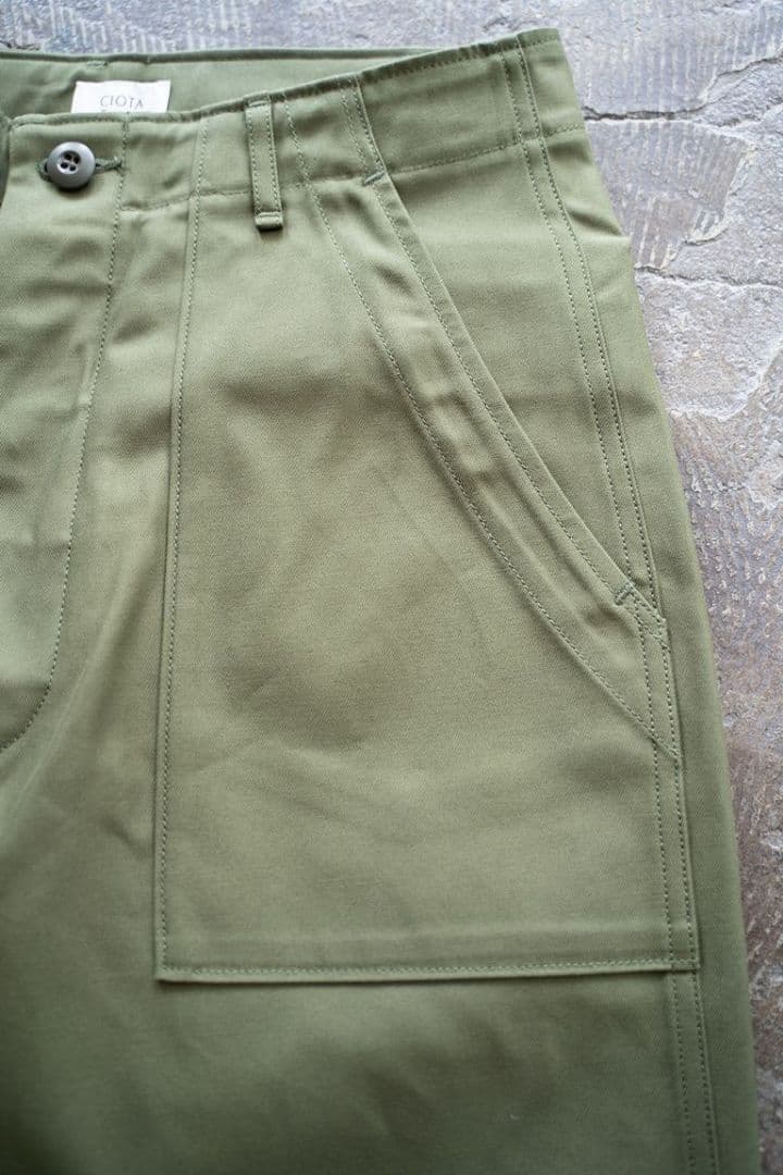 タグ付・美品【ciota】スビンコットンバックサテンベイカーパンツ