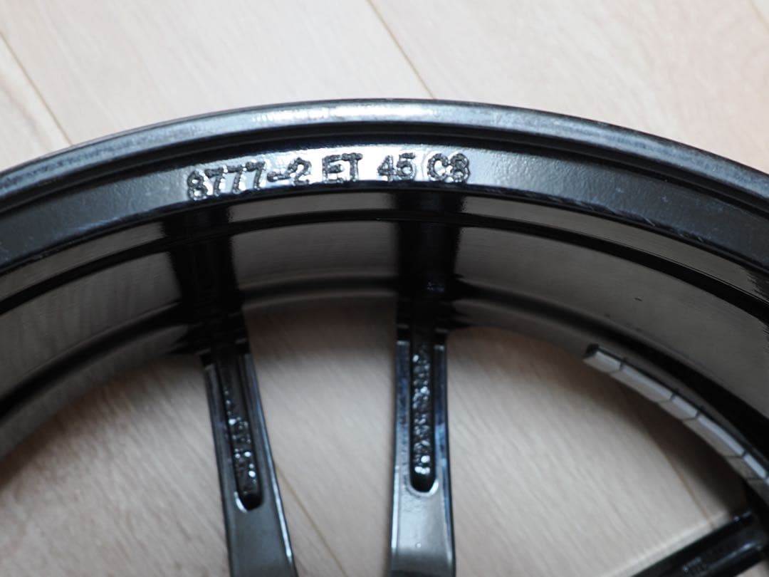 【美品】1/2 アルミホイール２本　１８インチ