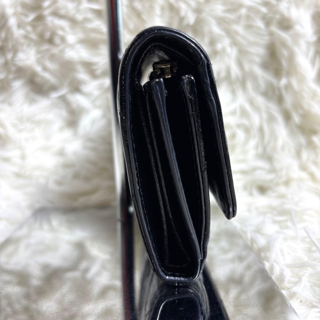 トッズ　TOD's 三つ折り財布　 キルティング　ブラック　Tロゴ