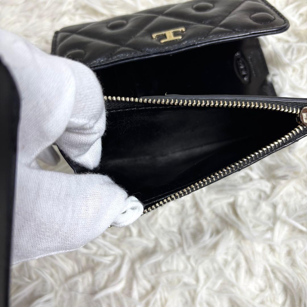 トッズ　TOD's 三つ折り財布　 キルティング　ブラック　Tロゴ
