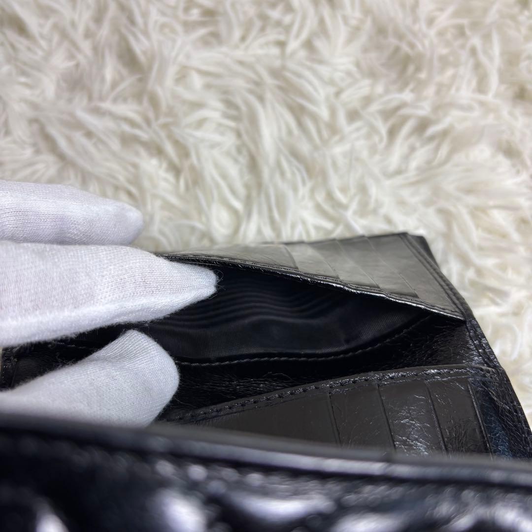 トッズ　TOD's 三つ折り財布　 キルティング　ブラック　Tロゴ