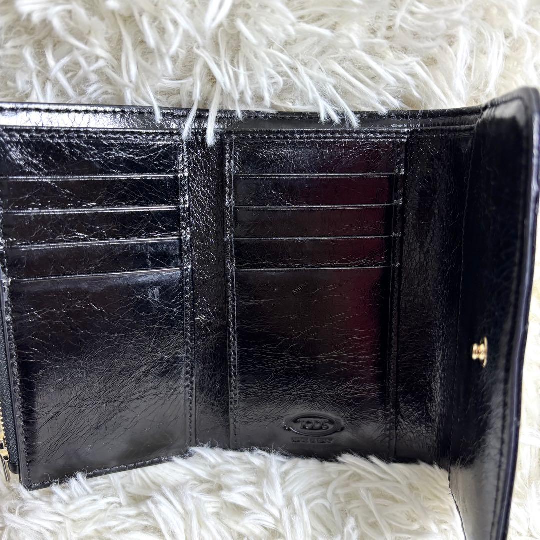 トッズ　TOD's 三つ折り財布　 キルティング　ブラック　Tロゴ