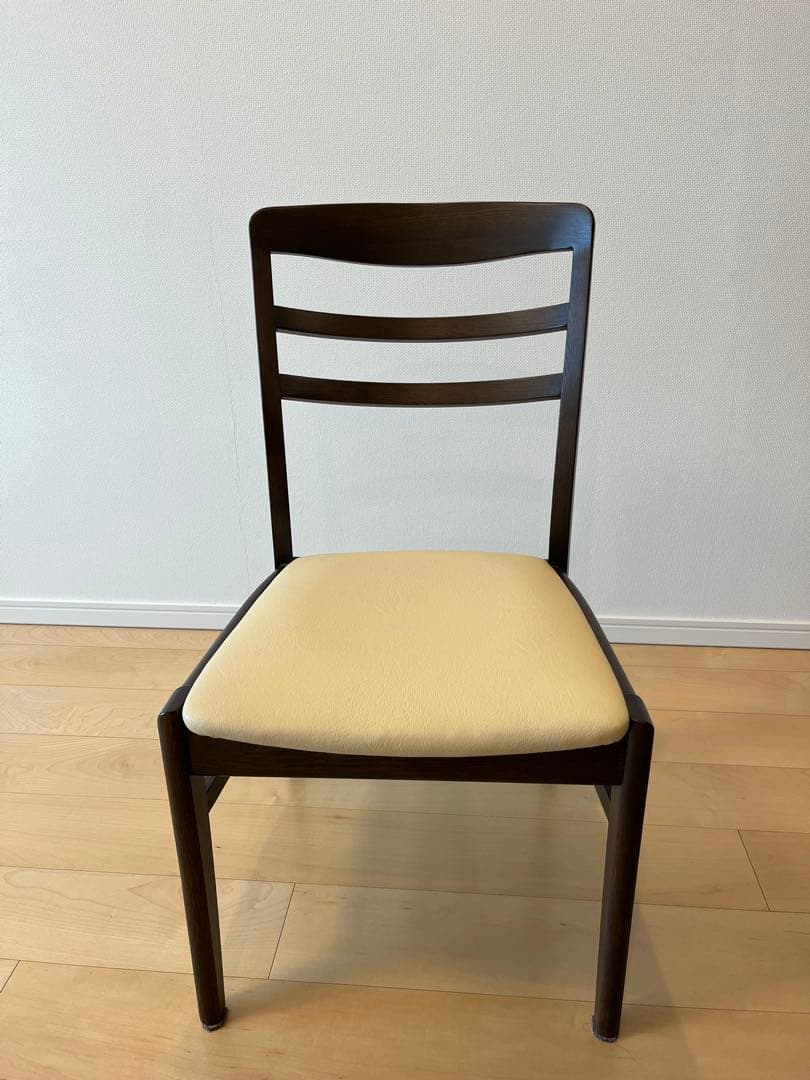 ibata ダイニングチェア　6脚あります　定価29925円