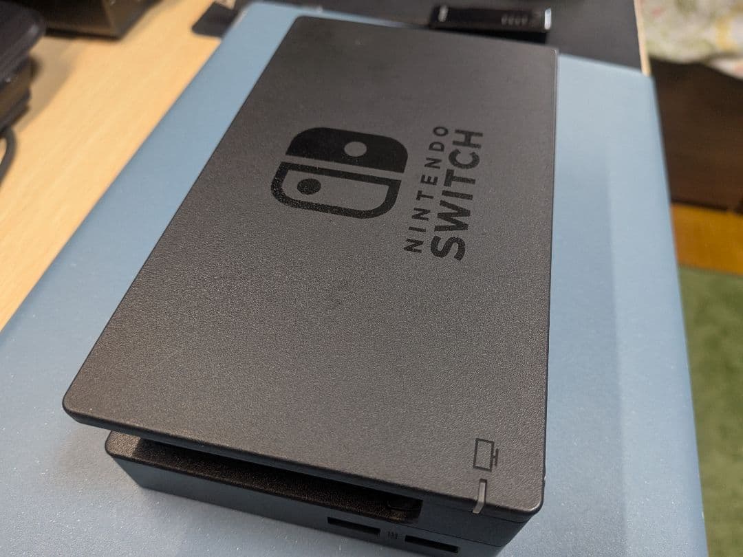 Nintendo Switch 本体　Joy-Conなし