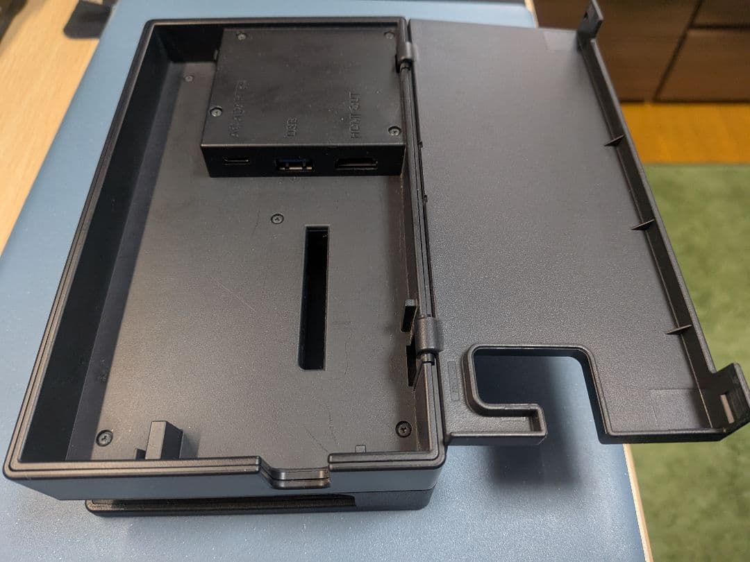 Nintendo Switch 本体　Joy-Conなし