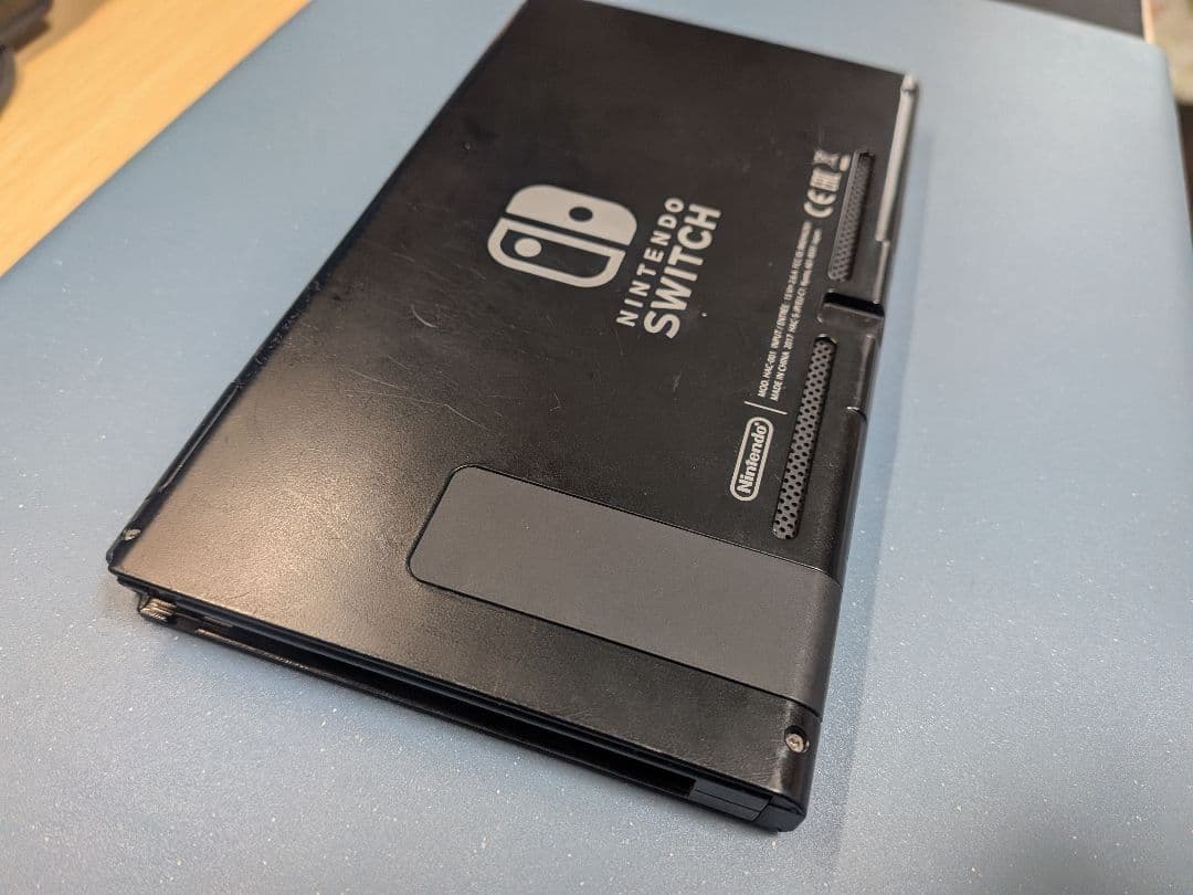 Nintendo Switch 本体　Joy-Conなし