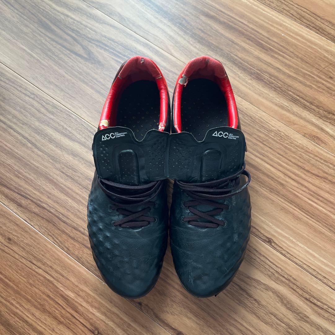 Nike サッカーシューズ マジスタSG ブラック/レッド