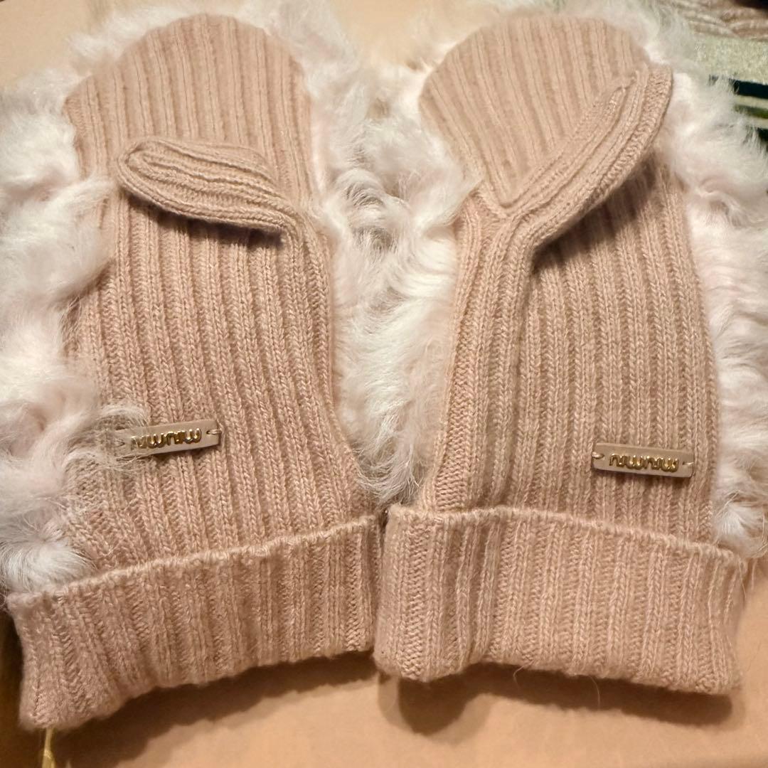 miu miu ピンクファー手袋