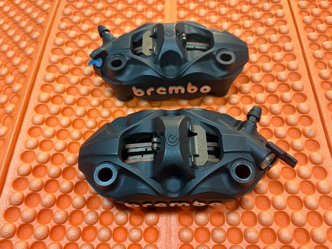 brembo スズンボ　ブレーキキャリパー