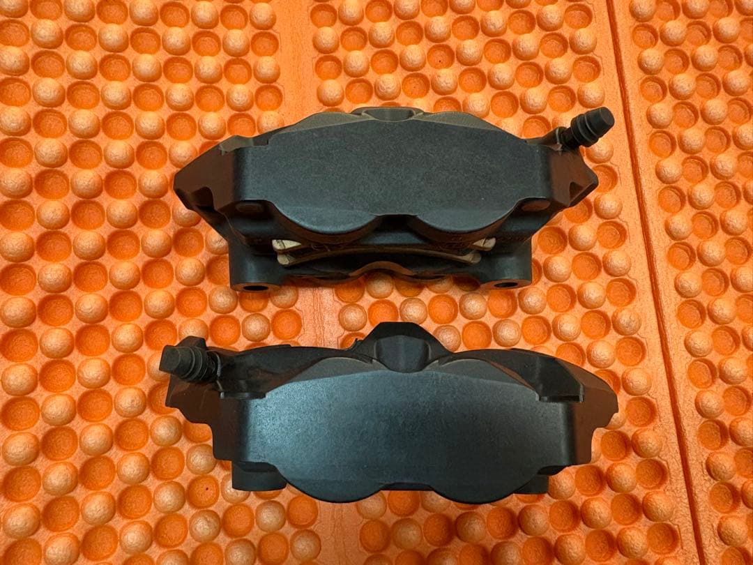 brembo スズンボ　ブレーキキャリパー