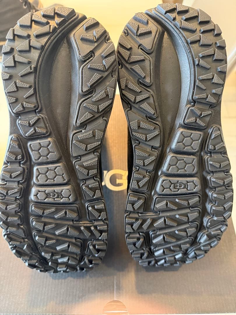 UGG Classic Weather ブラック8.5