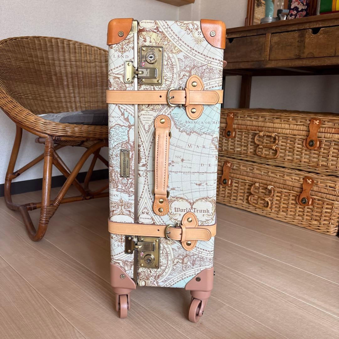 WORLD TRUNK キャリーケース　地図柄　40L