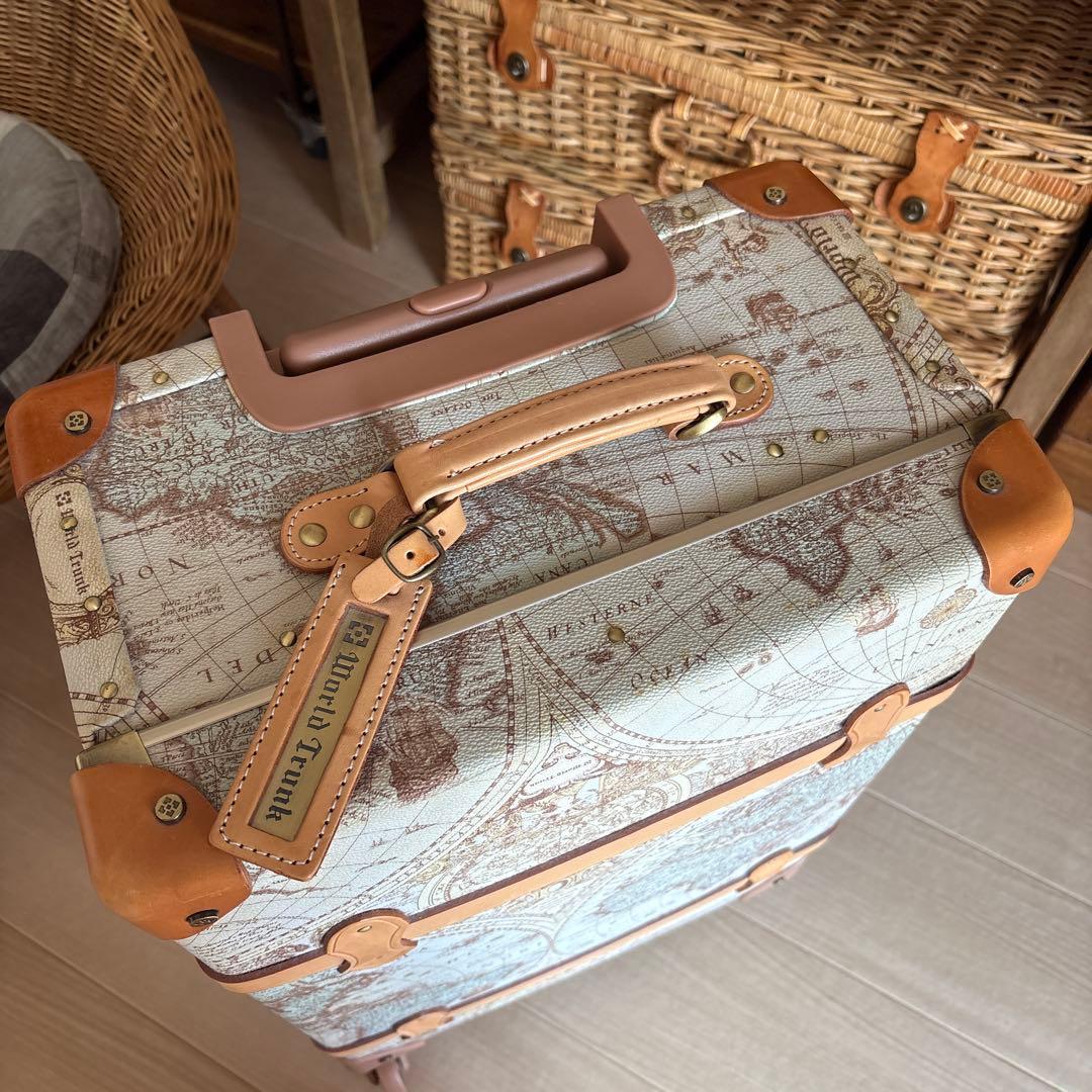 WORLD TRUNK キャリーケース　地図柄　40L