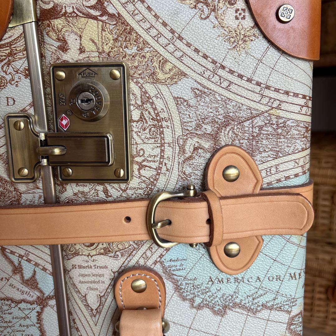 WORLD TRUNK キャリーケース　地図柄　40L