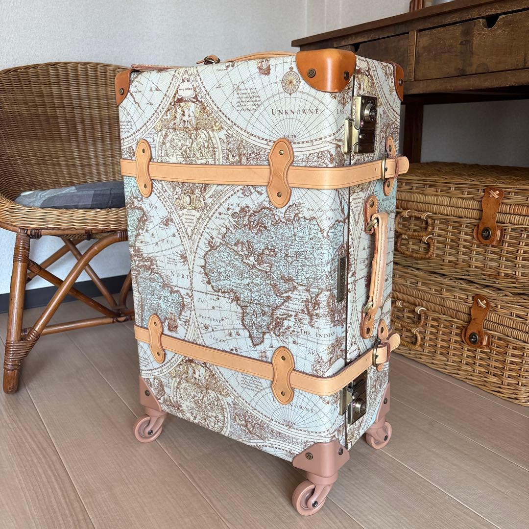 WORLD TRUNK キャリーケース　地図柄　40L