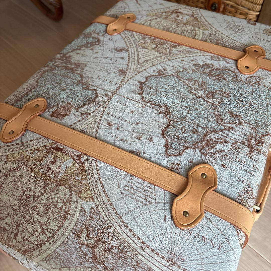WORLD TRUNK キャリーケース　地図柄　40L