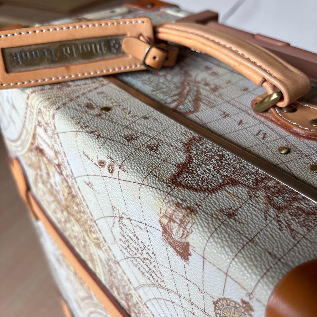 WORLD TRUNK キャリーケース　地図柄　40L