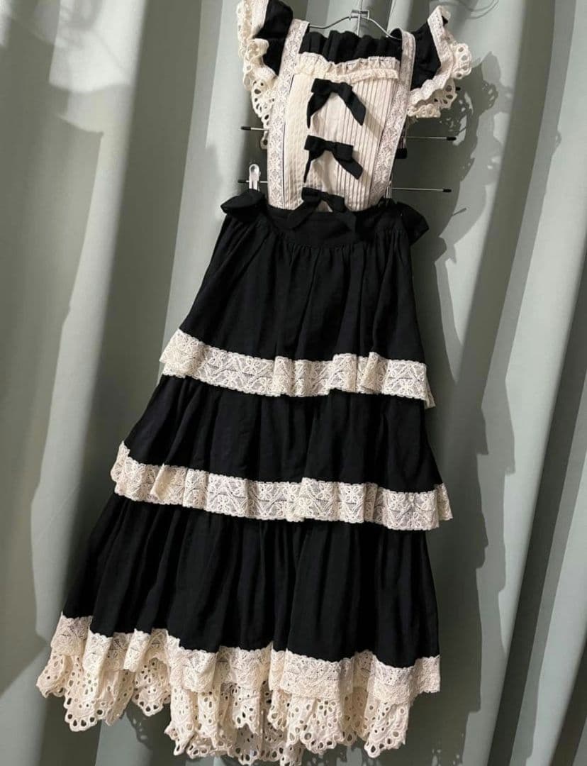 星箱worksキャラメルカヌレ　サスペンダー付きスカートJSK ブラック