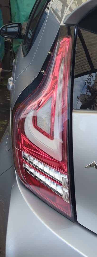 VALENTIヴァレンティnhp10アクア LED ランプシーケンシャル仕様