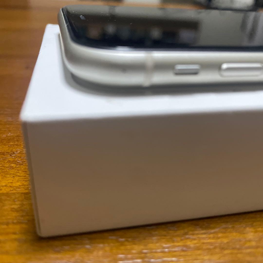 iPhone 11 64GB ホワイト 本体　SIMフリー