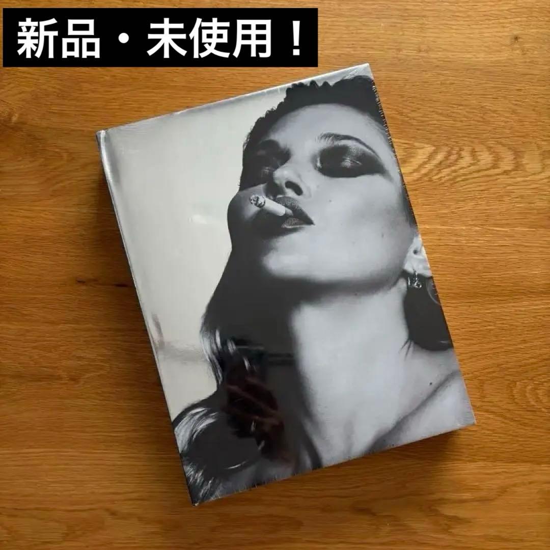 Mert Alas & Marcus Piggott 写真集