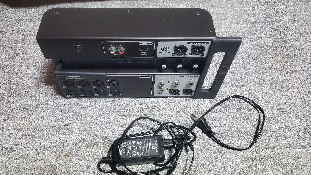 Soundcraft UI12 デジタルミキサー