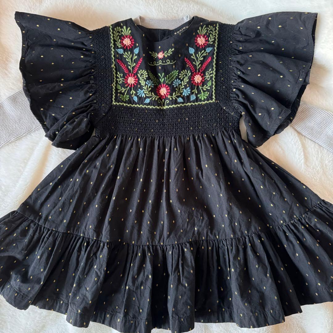 レア⭐︎Bonjourdiary 刺繍入り黒ワンピース4Y