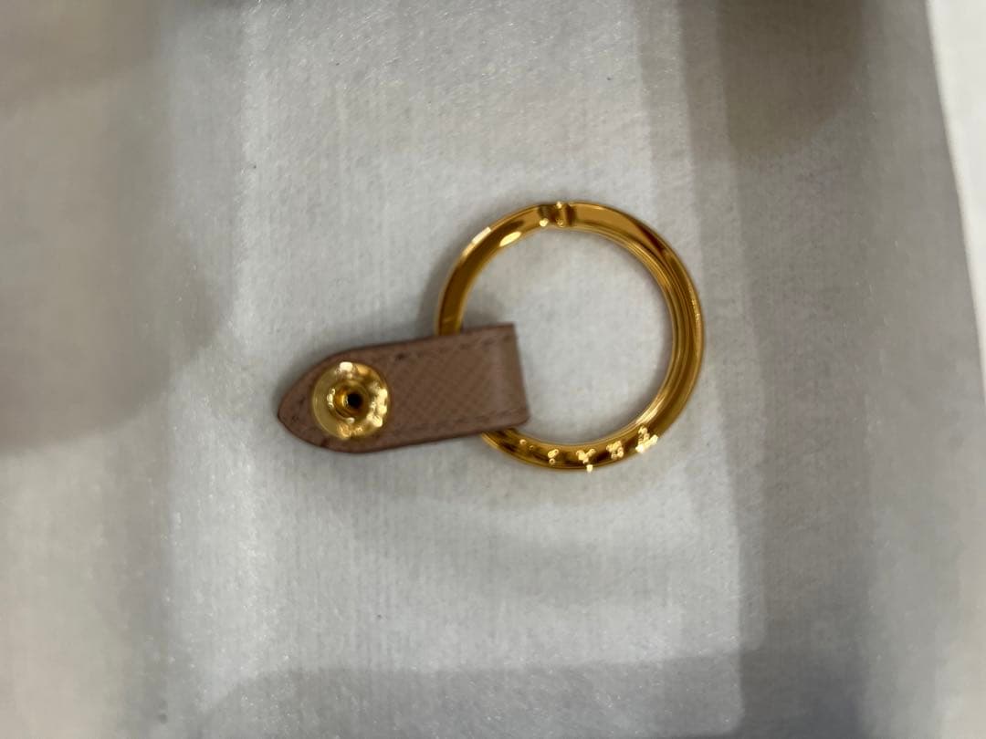 PRADA サフィアーノレザー キーケース ベージュ