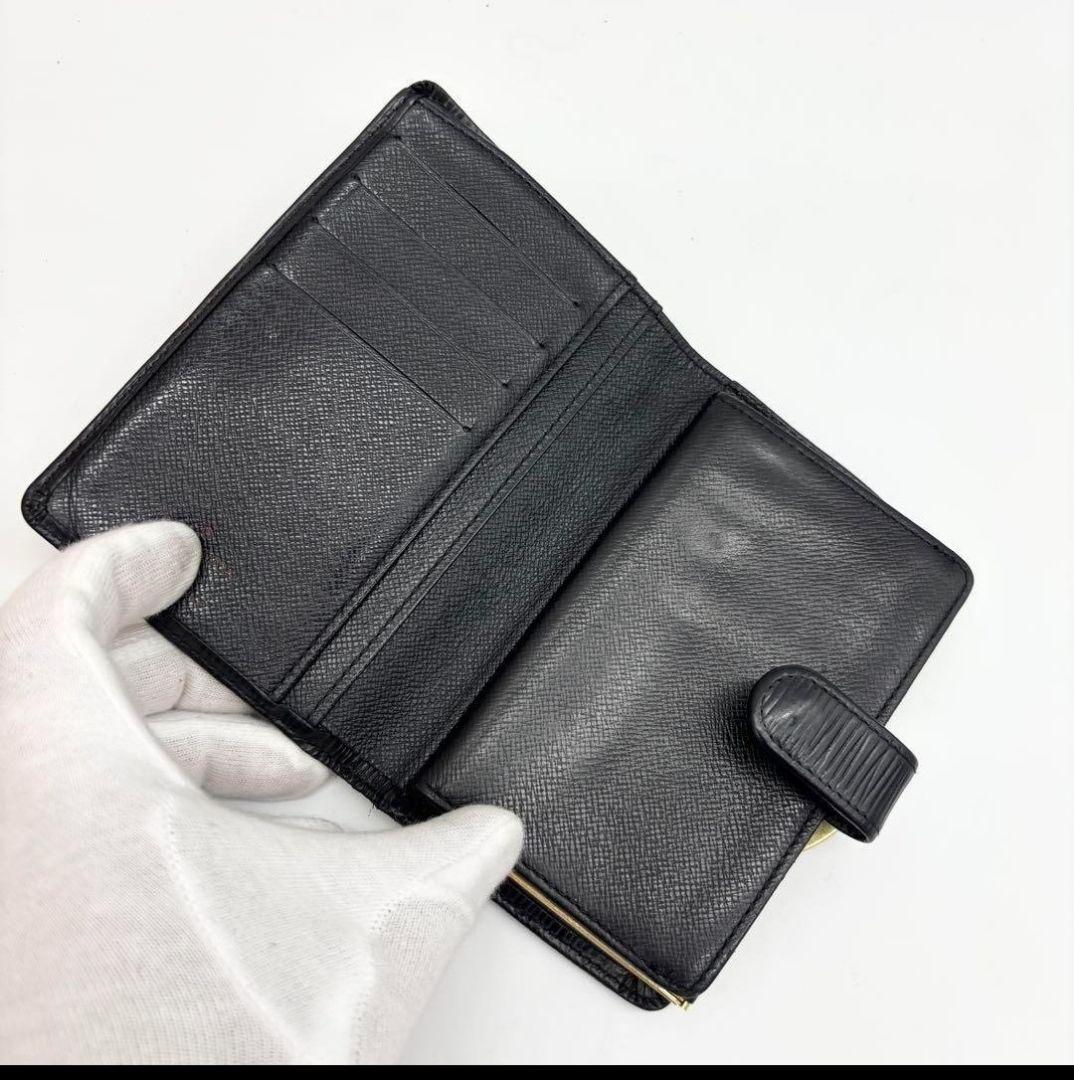 Louis Vuitton ブラック エピレザー 二つ折り財布