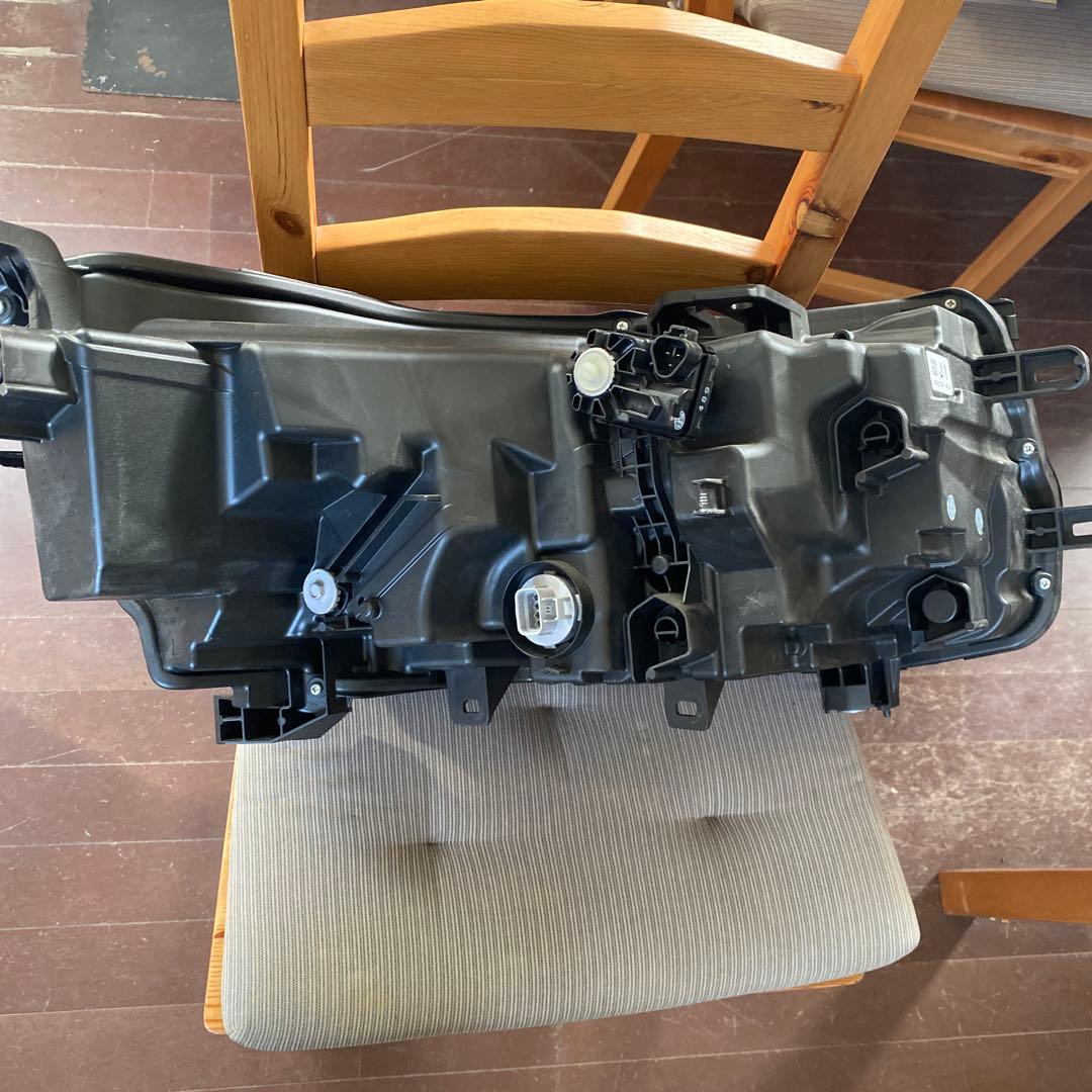 車部品さん専用ホンダステップワゴンRP8左ヘッドライト