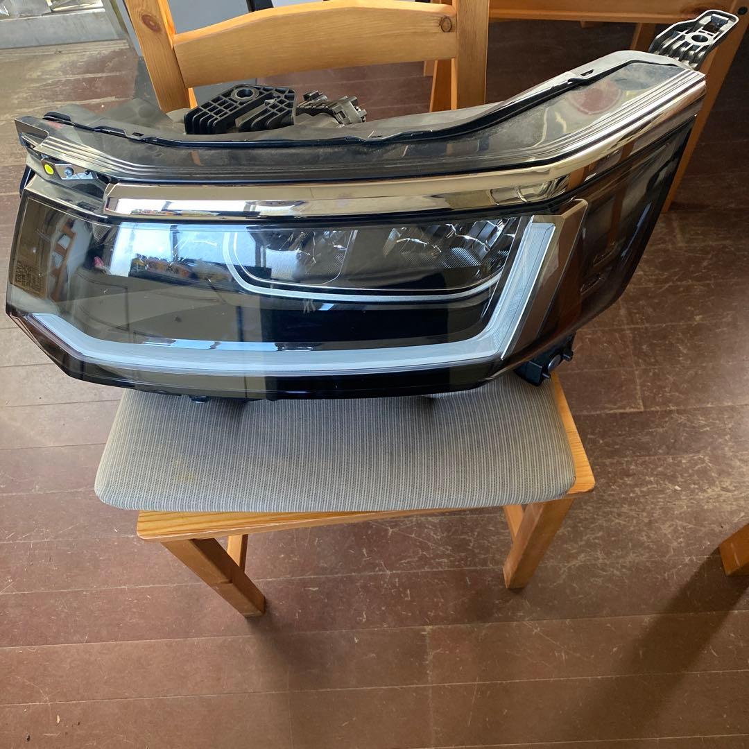 車部品さん専用ホンダステップワゴンRP8左ヘッドライト