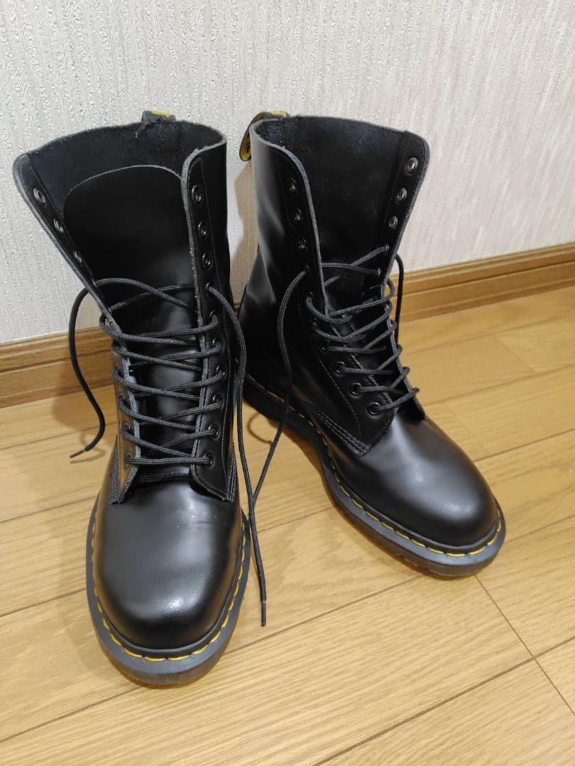 ドクターマーチン　Dr.Martens　10ホールブーツ　（1490）　ブラック
