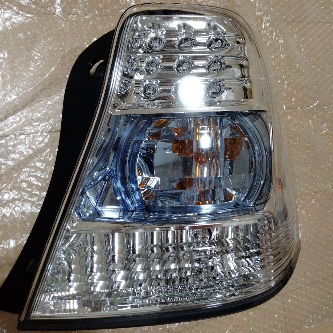 新品同様！トヨタ サイ SAI AZK10 テールレンズ右　KOITO75-12