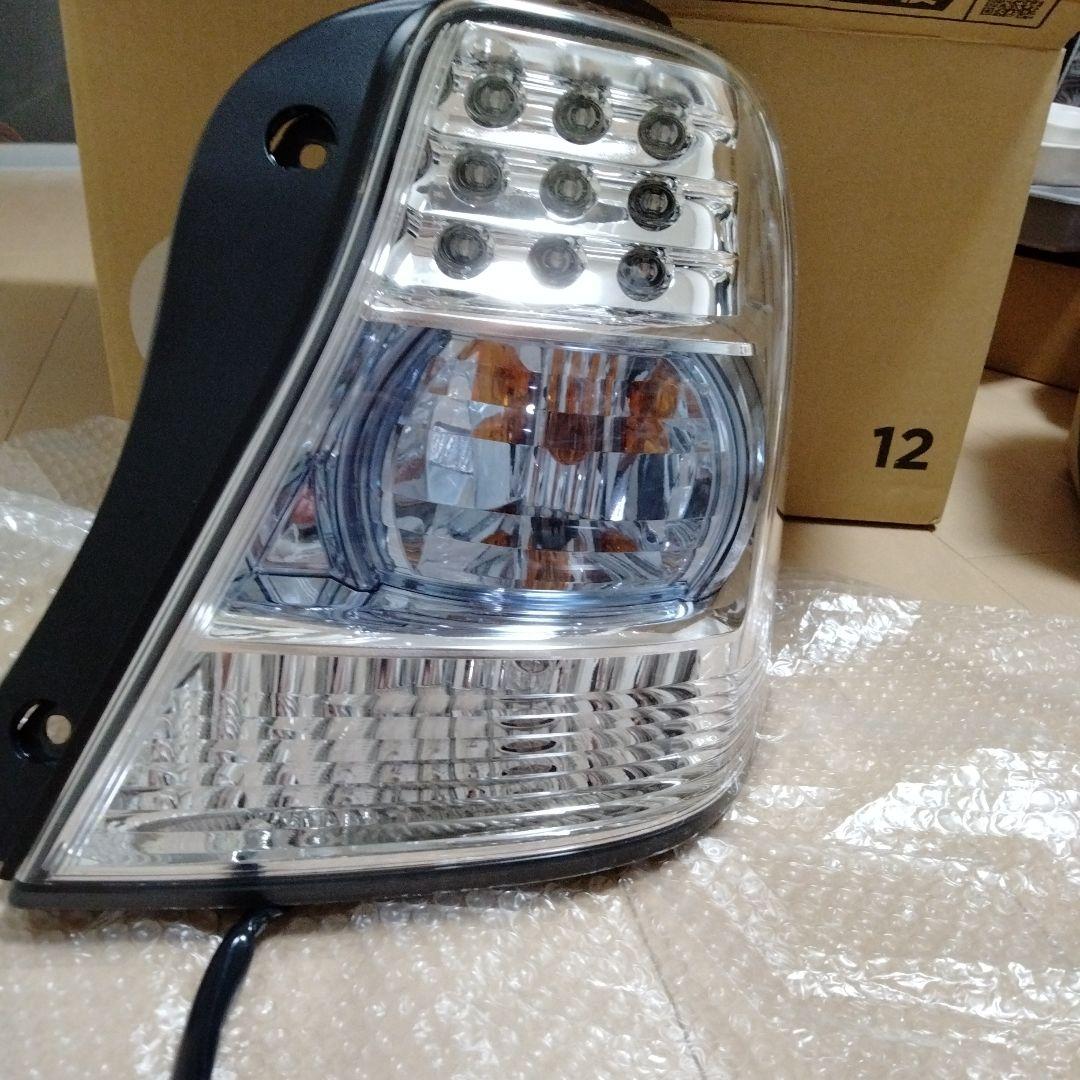 新品同様！トヨタ サイ SAI AZK10 テールレンズ右　KOITO75-12