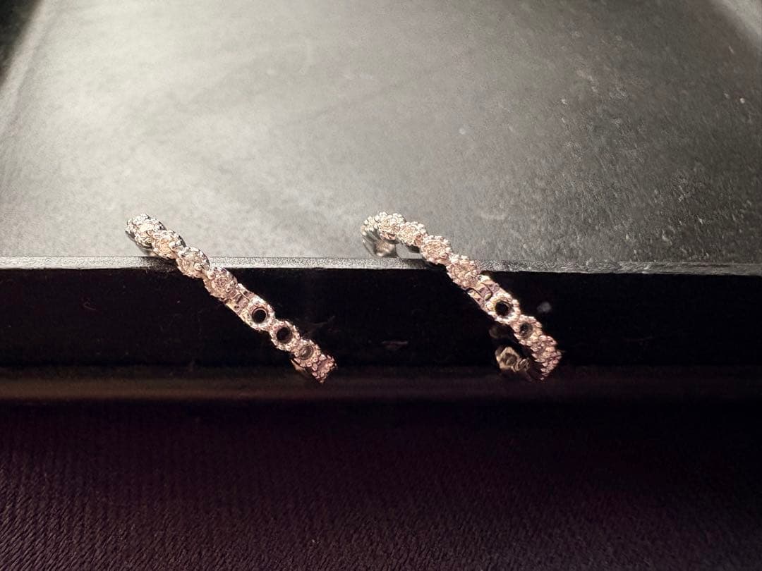 ダイヤモンド　k18WG フープピアス　中折れ式 0.06ct(0.03×2)