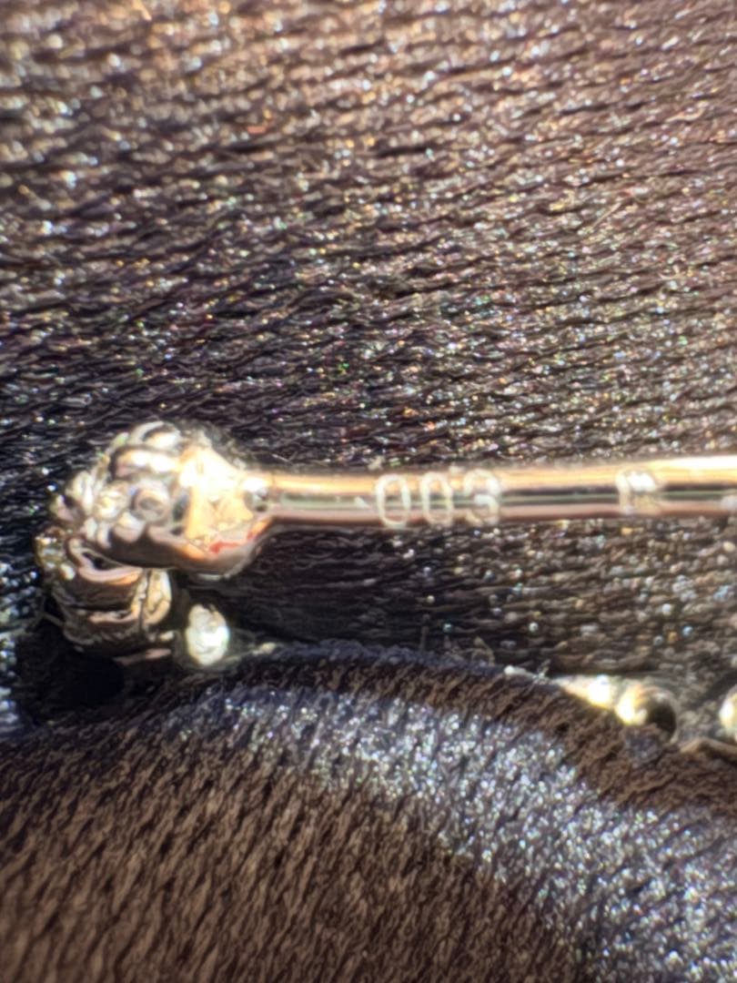 ダイヤモンド　k18WG フープピアス　中折れ式 0.06ct(0.03×2)