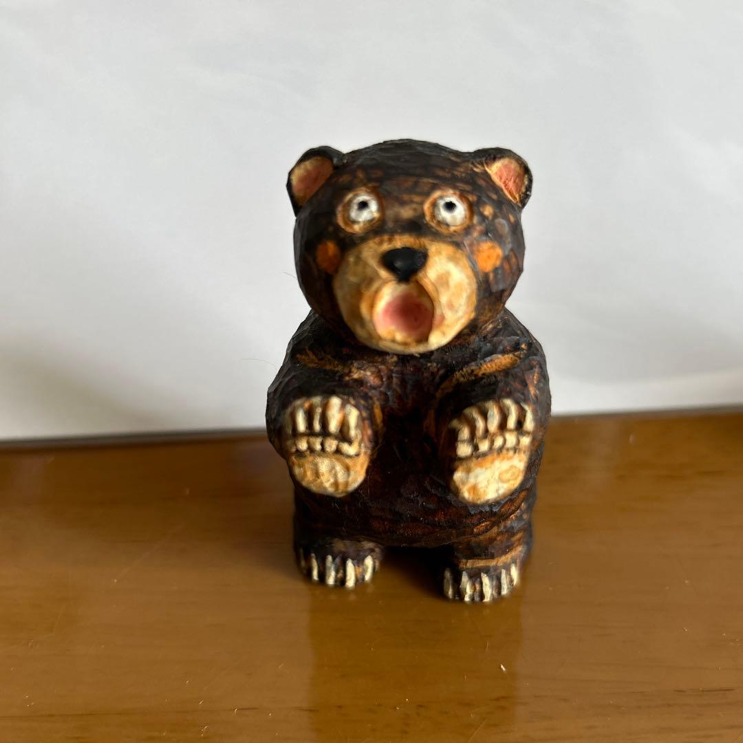 わきたけいこ　木彫　『クマちゃん「出してけろ〜」』　かわいいクマ